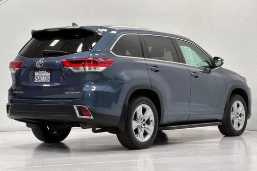 Shoreline Blue Pearl 2017 Toyota Highlander Limited