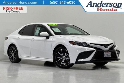 Ice Cap 2024 Toyota Camry SE