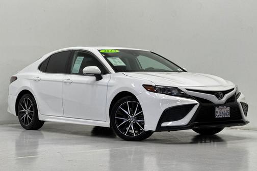 Ice Cap 2024 Toyota Camry SE
