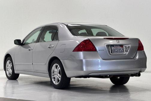 Alabaster Silver Metallic 2007 Honda Accord SE