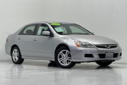 Alabaster Silver Metallic 2007 Honda Accord SE