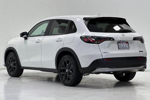 Platinum White Pearl 2023 Honda HR-V AWD Sport