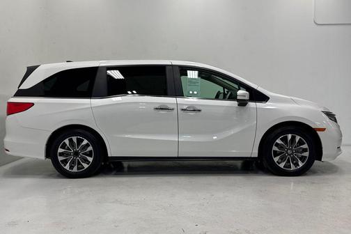 Platinum White Pearl 2024 Honda Odyssey EX-L