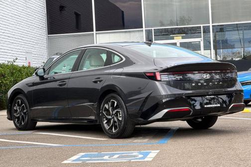 2025 Hyundai SONATA SEL