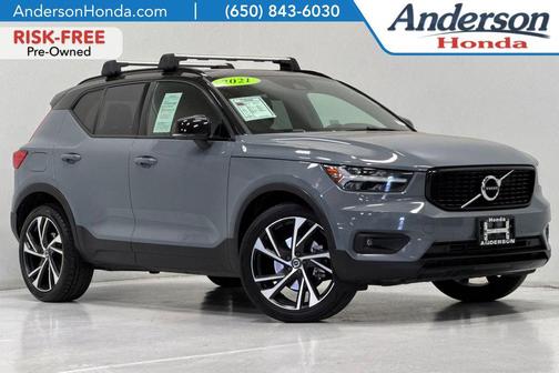 Thunder Grey Metallic 2021 Volvo XC40 T5 R-Design