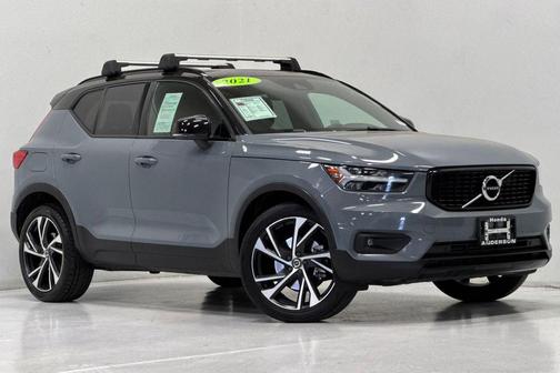 Thunder Grey Metallic 2021 Volvo XC40 T5 R-Design