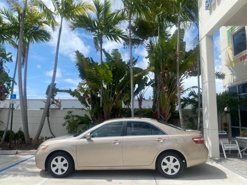 Desert Sand Metallic 2009 Toyota Camry LE