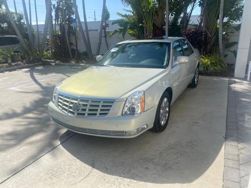 2010 Cadillac DTS LOW MILES 39 495 NAV SUNROOF