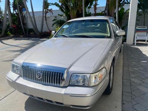 Silver Birch Metallic 2009 Mercury Grand Marquis LS