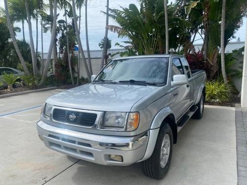 2000 Nissan Frontier SE