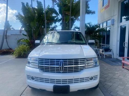 2013 Lincoln Navigator Base