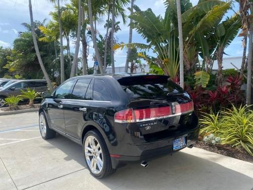 Tuxedo Black Metallic 2010 Lincoln MKX