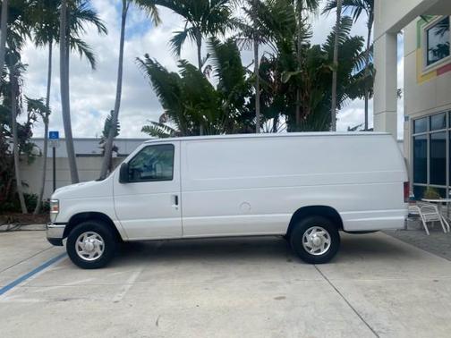 2010 Ford E350 Super Duty LOW MILES 54 224