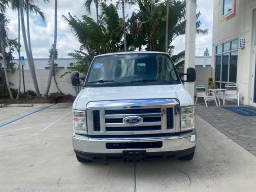 2010 Ford E350 Super Duty LOW MILES 54 224