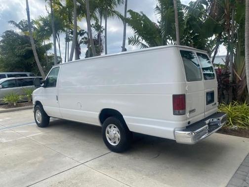 2010 Ford E350 Super Duty LOW MILES 54 224