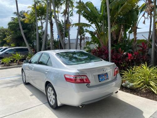 Titanium Metallic 2007 Toyota Camry XLE