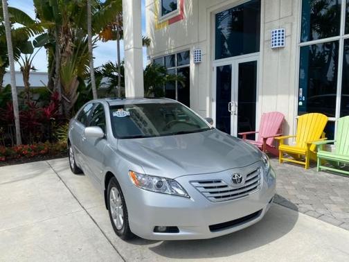Titanium Metallic 2007 Toyota Camry XLE