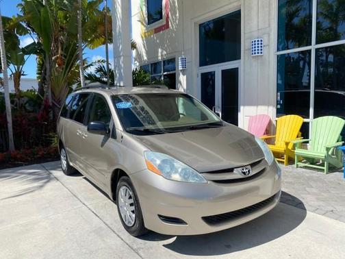 Desert Sand Mica 2006 Toyota Sienna LE