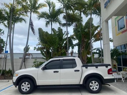 White Suede 2009 Ford Explorer Sport Trac XLT