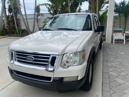 White Suede 2009 Ford Explorer Sport Trac XLT