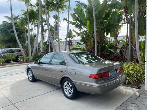 2000 Toyota Camry LE