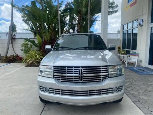 2011 Lincoln Navigator Base