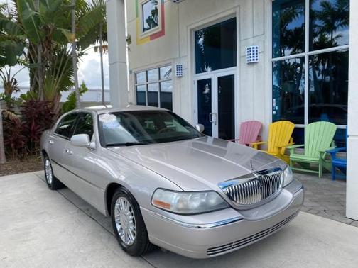 2009 Lincoln Town Car Signature Limited