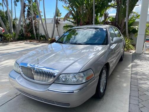 2009 Lincoln Town Car Signature Limited