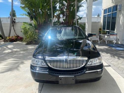 2008 Lincoln Town Car Signature Limited