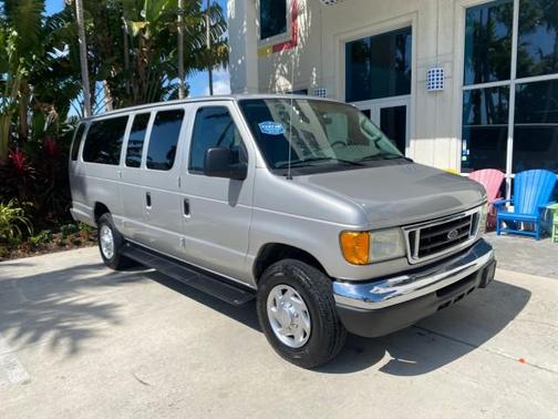 2005 Ford E350 Super Duty XLT