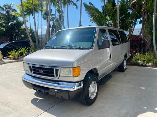 2005 Ford E350 Super Duty XLT