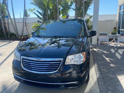2014 Chrysler Town & Country Touring