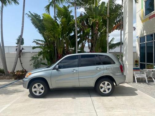 2004 Toyota RAV4 Base