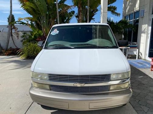 Summit White 2005 Chevrolet Astro LT