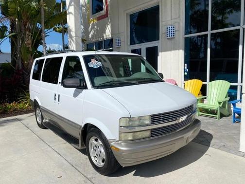 Summit White 2005 Chevrolet Astro LT