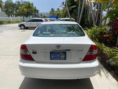 Super White 2003 Toyota Camry LE