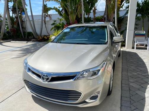 Champagne / Mica 2013 Toyota Avalon XLE Premium
