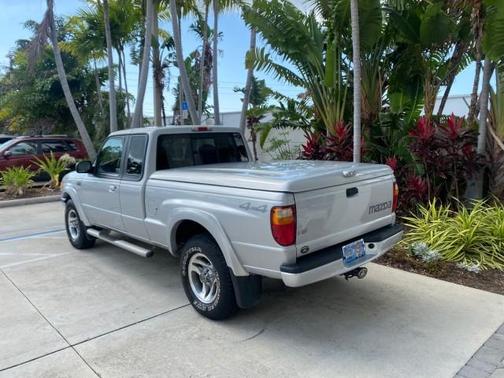 2002 Mazda B3000 Cab Plus