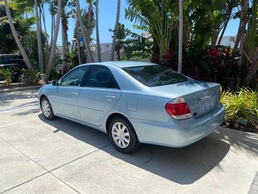 2005 Toyota Camry LE