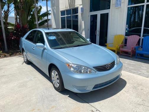 2005 Toyota Camry LE