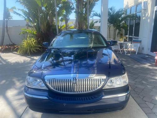 2008 Lincoln Town Car Signature Limited