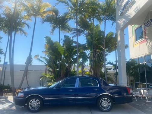 2008 Lincoln Town Car Signature Limited