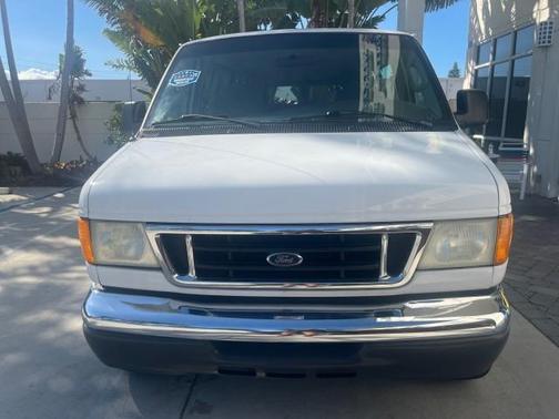 2006 Ford E350 Super Duty XLT