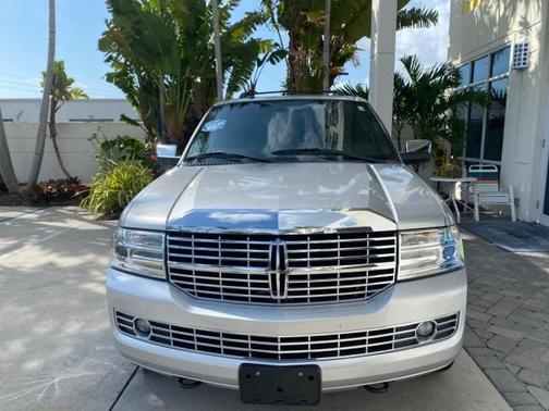2010 Lincoln Navigator Base