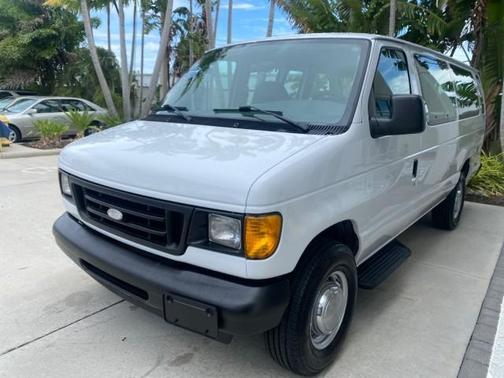 2005 Ford E350 Super Duty XL