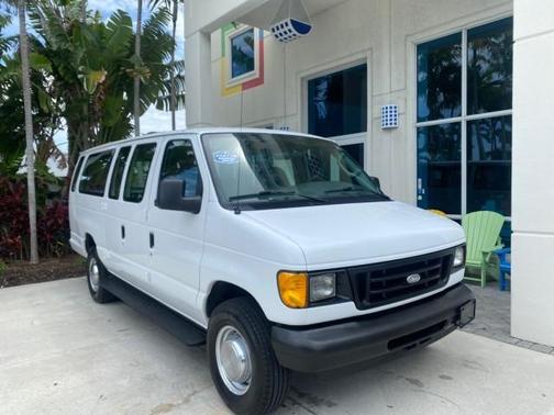2005 Ford E350 Super Duty XL