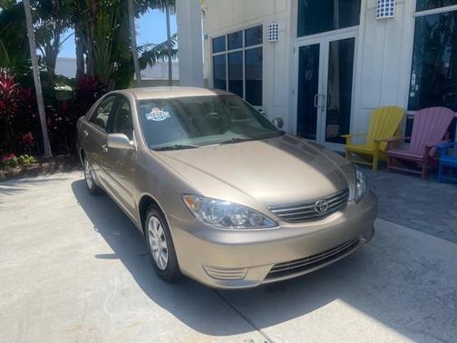 2005 Toyota Camry LE