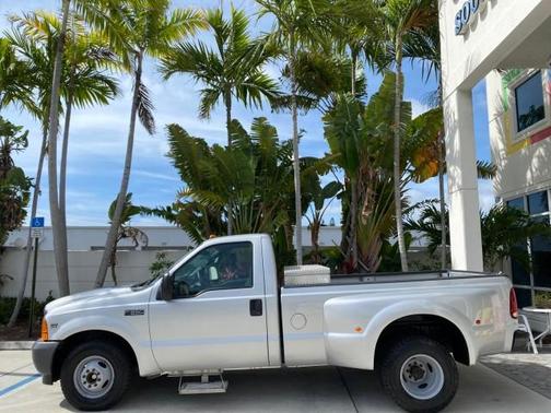 Silver Metallic 2001 Ford F-350 XL