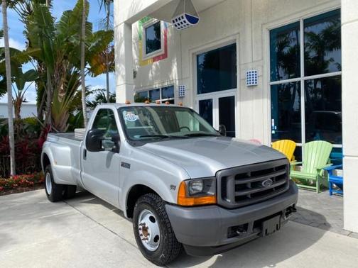 Silver Metallic 2001 Ford F-350 XL