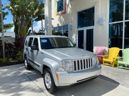 Bright Silver Metallic 2010 Jeep Liberty Sport